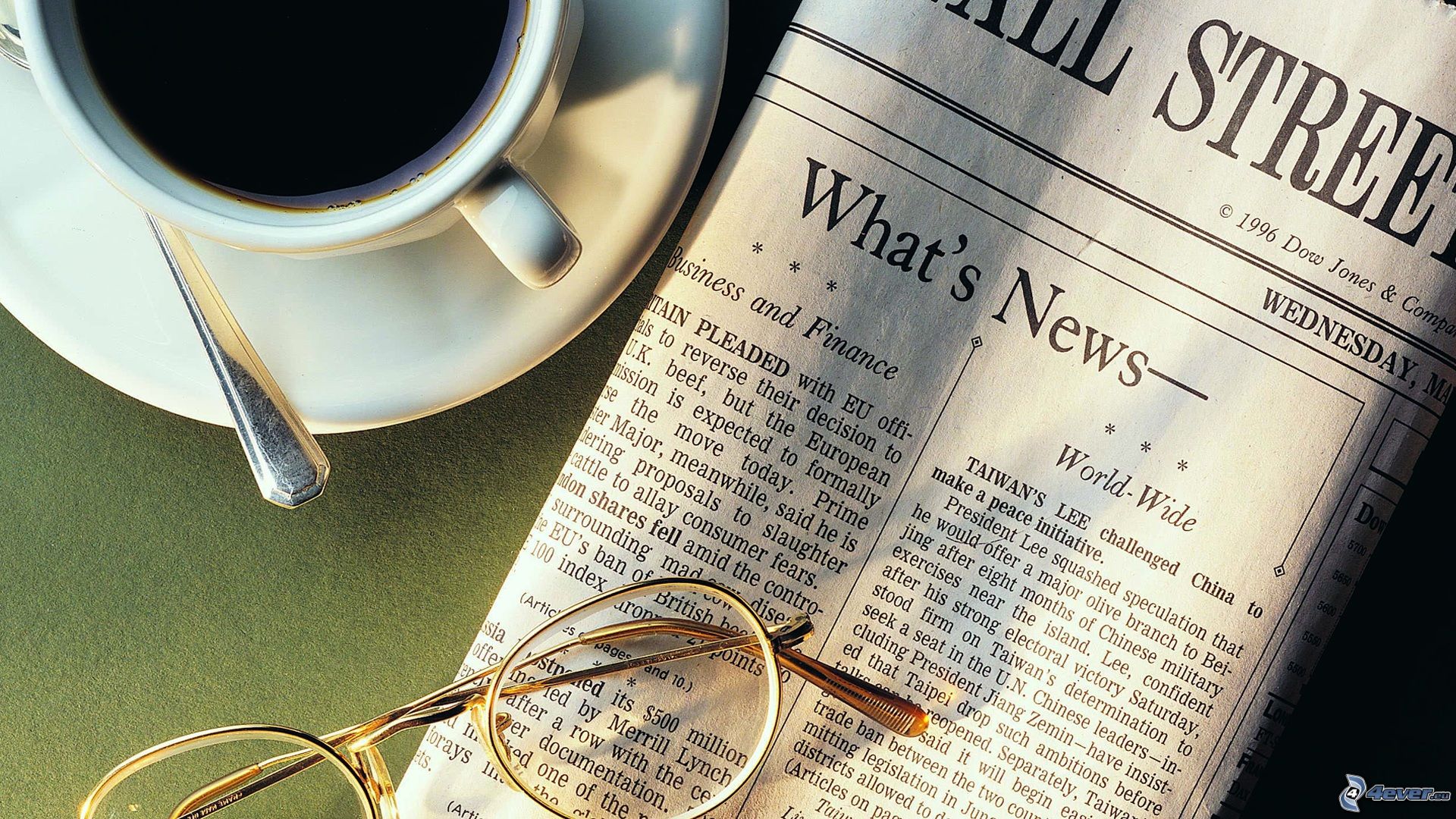 periodico,-gafas,-taza-de-cafe-170222.jpg image