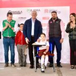 Román Alberto Cepeda González preside entrega de apoyos educativos a alumnos de primaria 